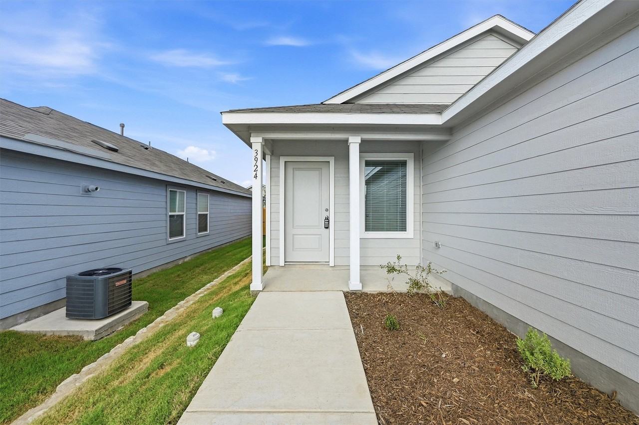 3924 Superior Pl - Photo 3 of 21