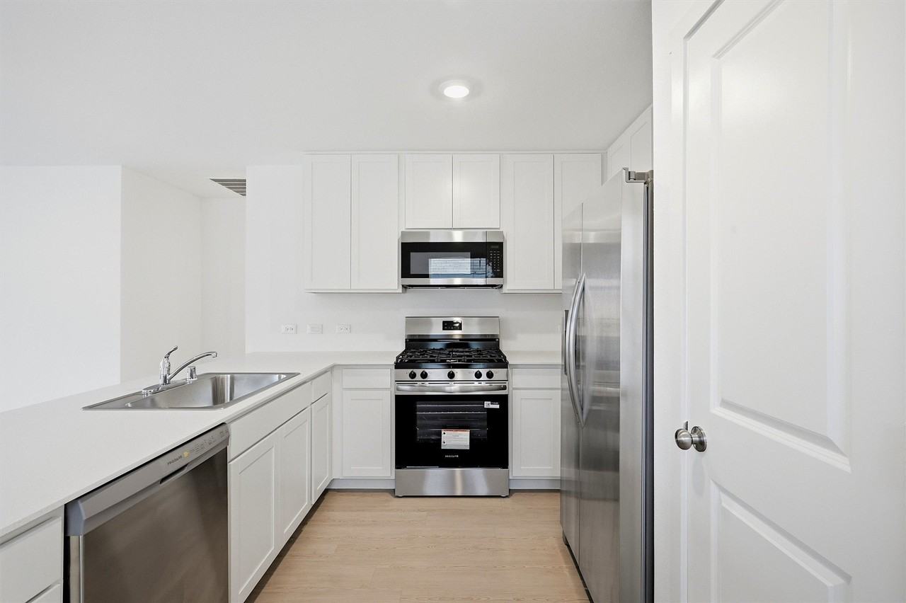 3924 Superior Pl - Photo 5 of 21