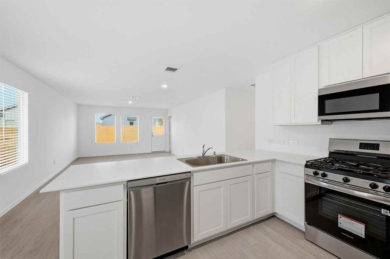 3924 Superior Pl - Photo 6 of 21