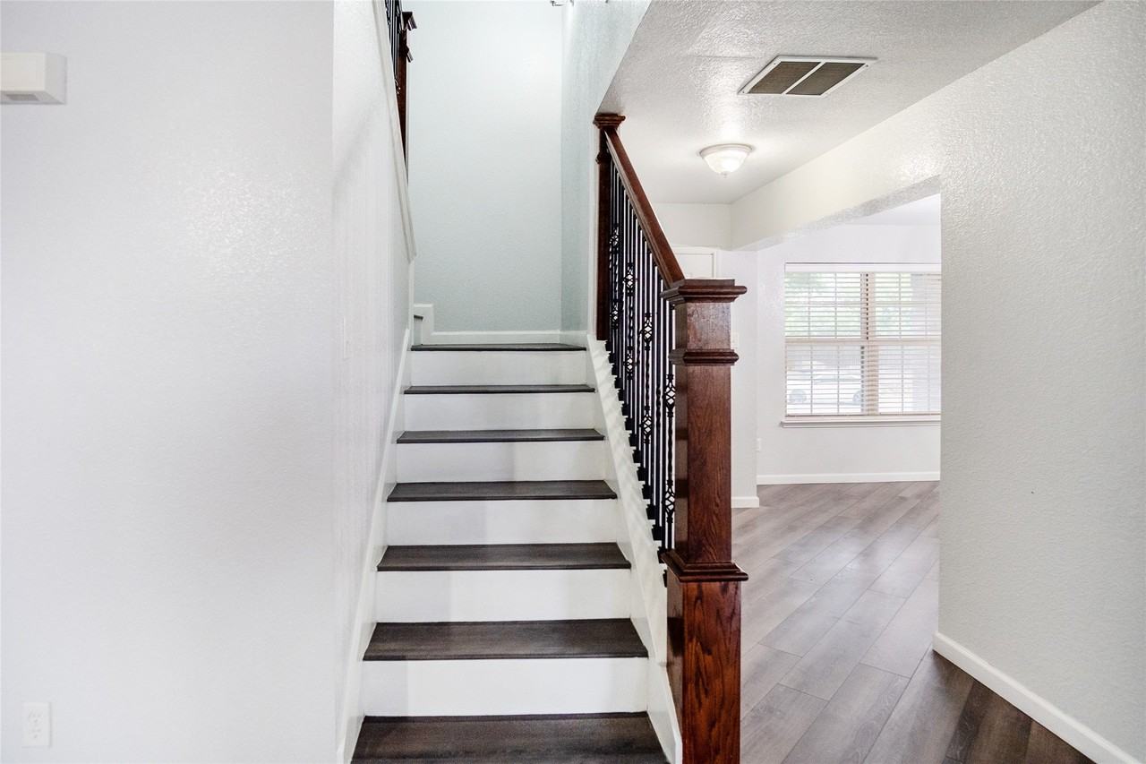 5108 Placid Dr - Photo 2 of 18