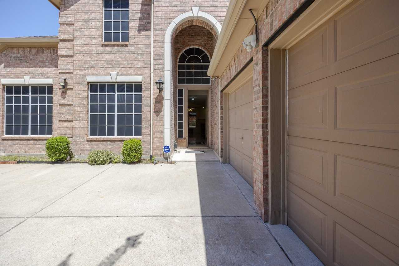 10002 River Bend Dr - Photo 7 of 40