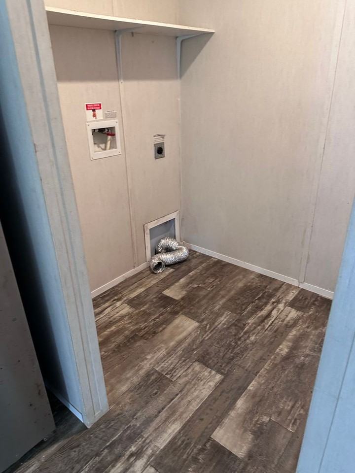 241 E Laurel Ln - Photo 6 of 9