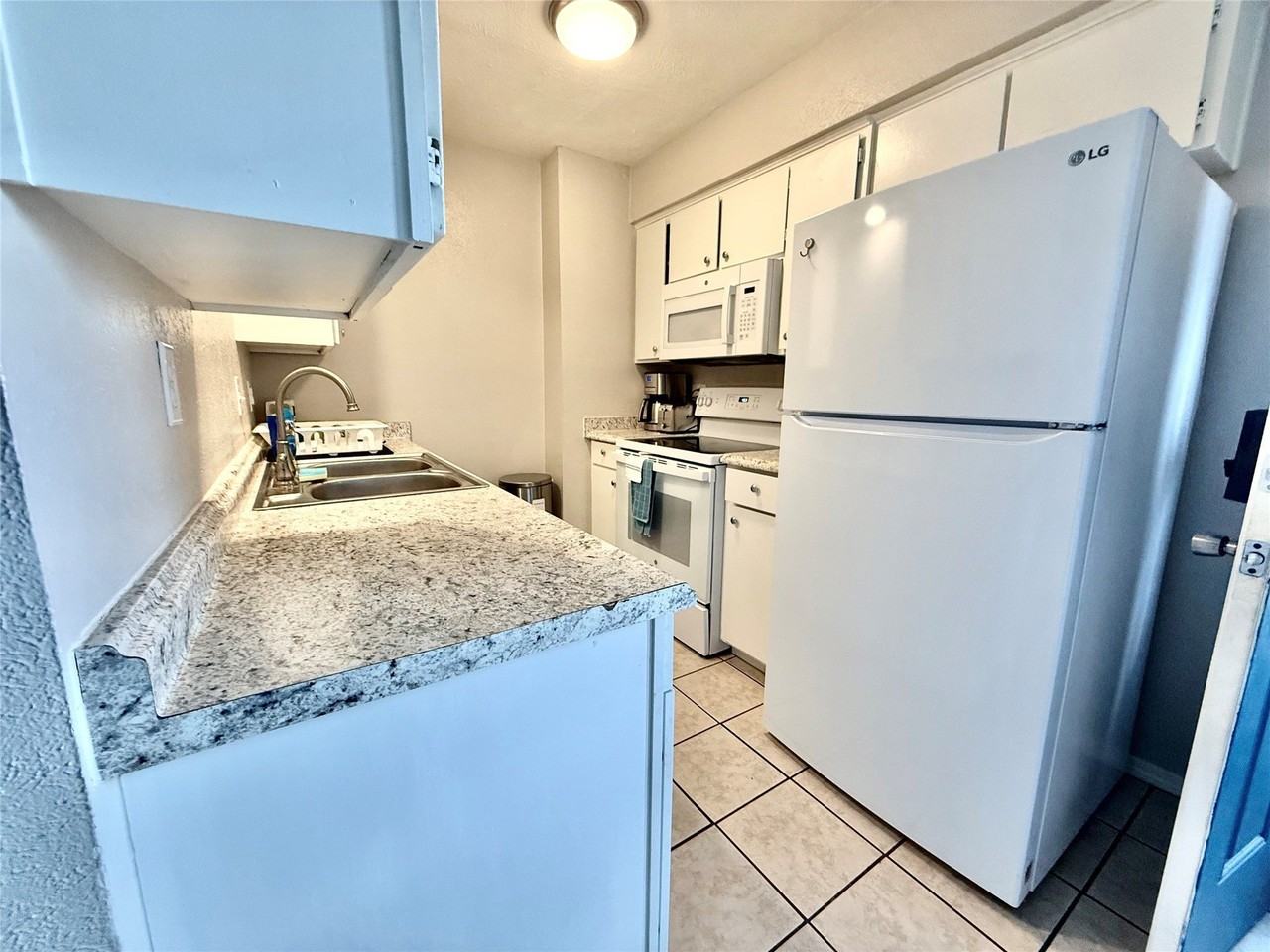 1905 W Morton St #19 - Photo 3 of 8