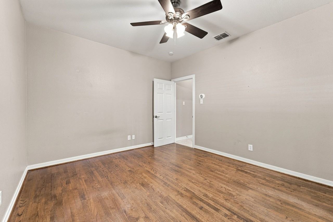 4330 Holland Ave #5 - Photo 4 of 26