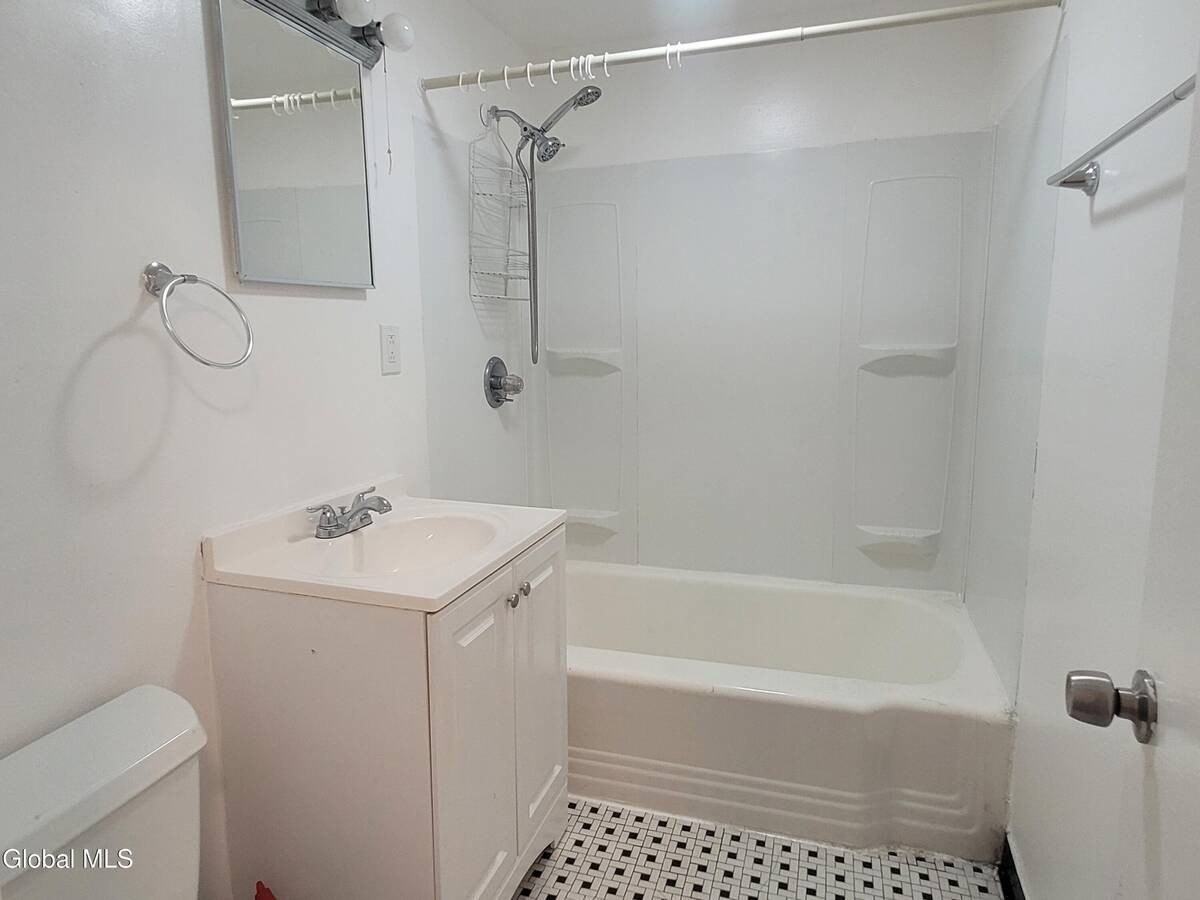 147 Eagle St #1 - Photo 7 of 15