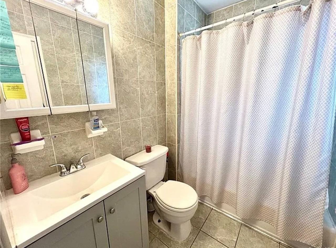 1943 Adee Ave #2 - Photo 5 of 7