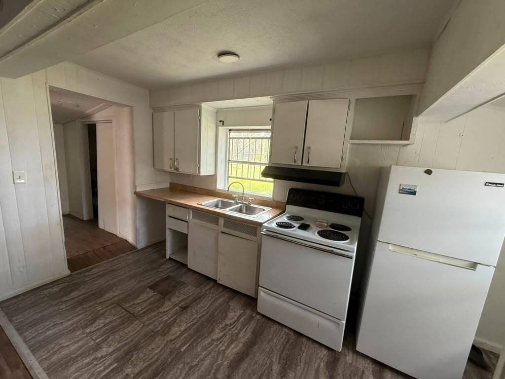 622 N Beach St #118 - Photo 5 of 9