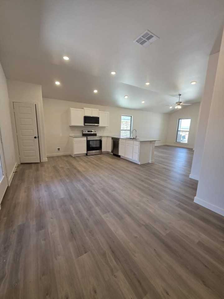 Gold Rush Ave - Photo 6 of 16