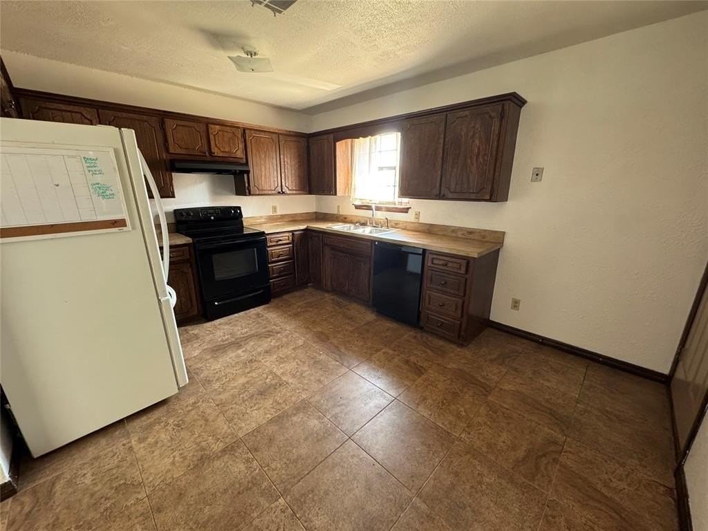 2022 Berry Ave - Photo 3 of 6