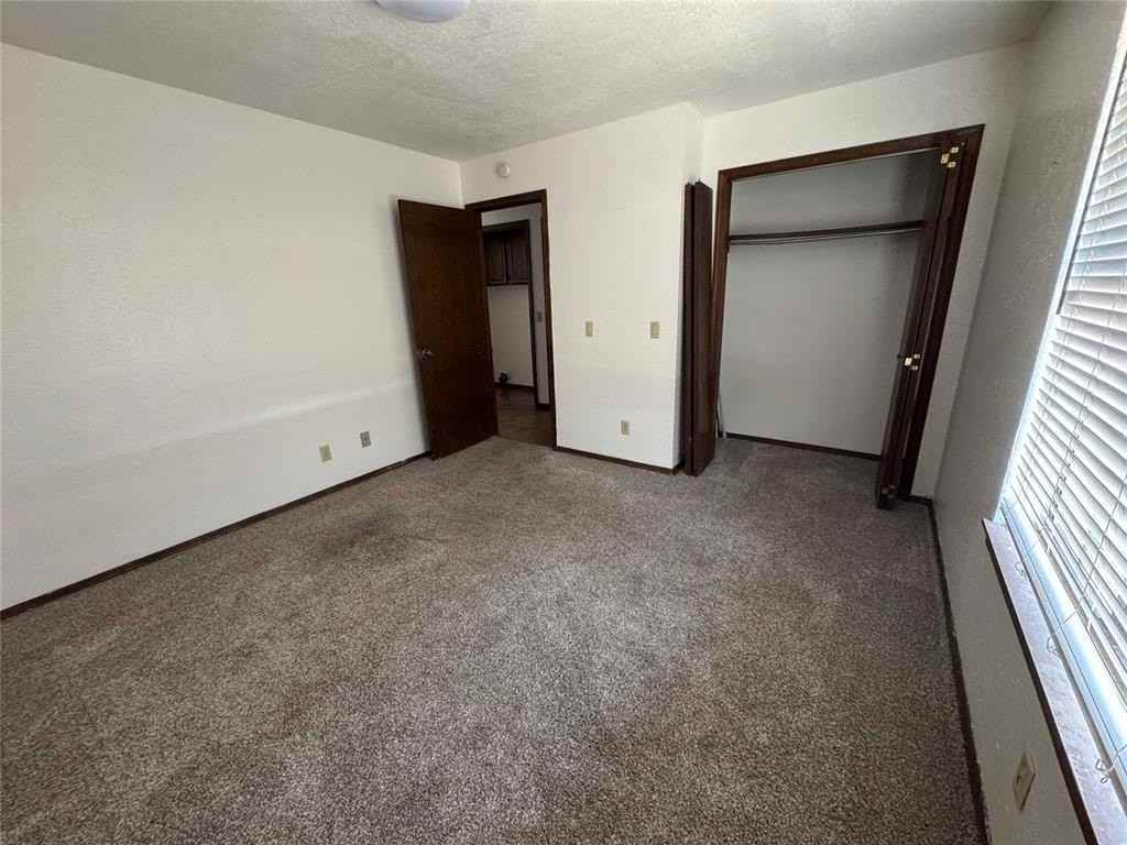 2022 Berry Ave - Photo 5 of 6