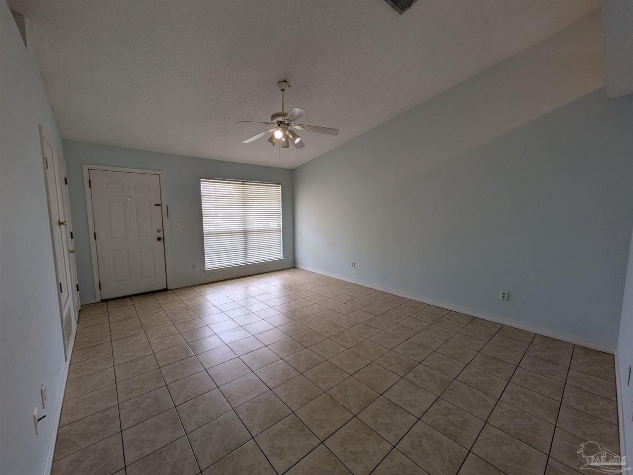 3359 Green Briar Cir #B - Photo 4 of 37