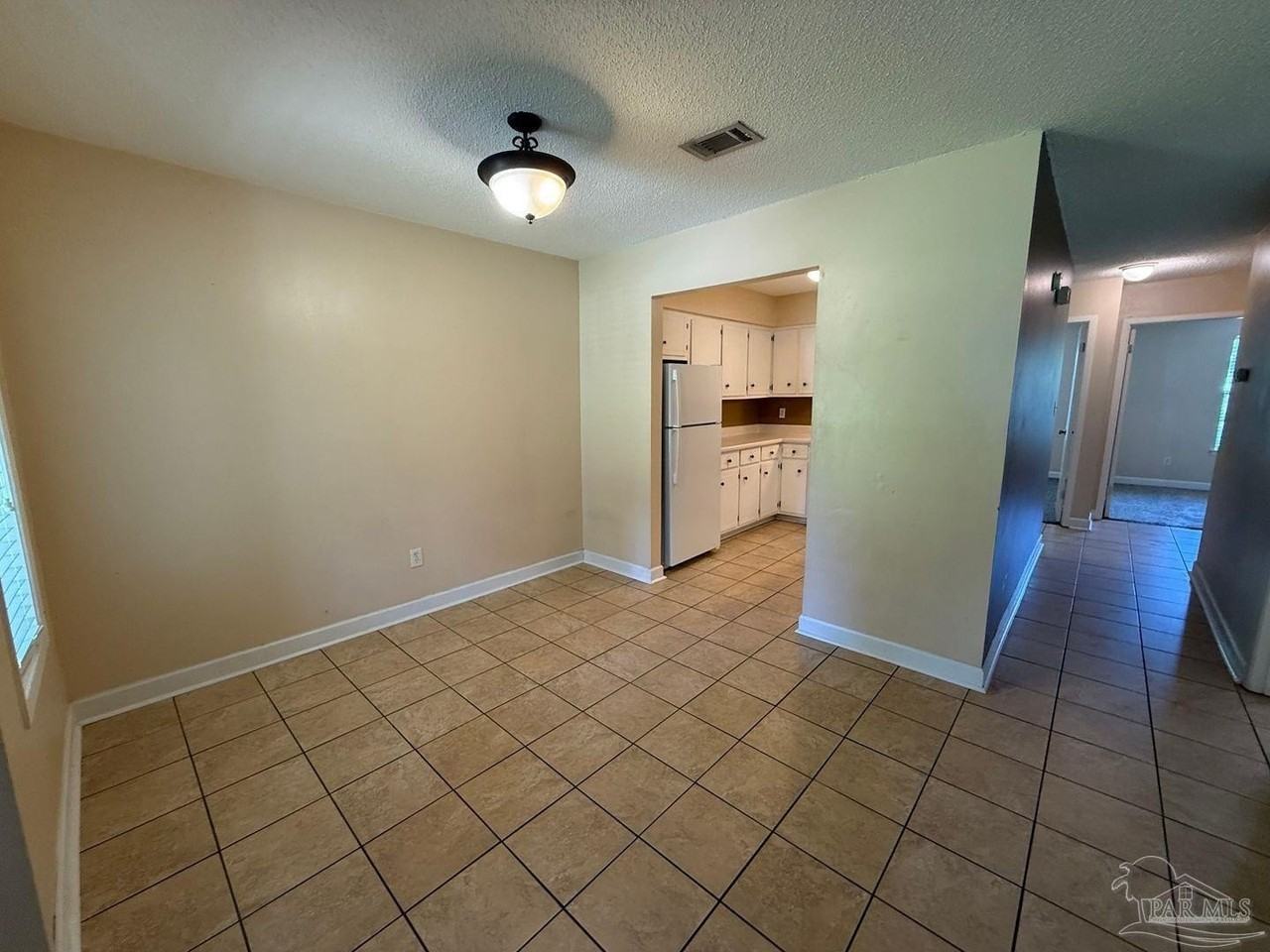 9221 Beatrice Dr - Photo 4 of 15