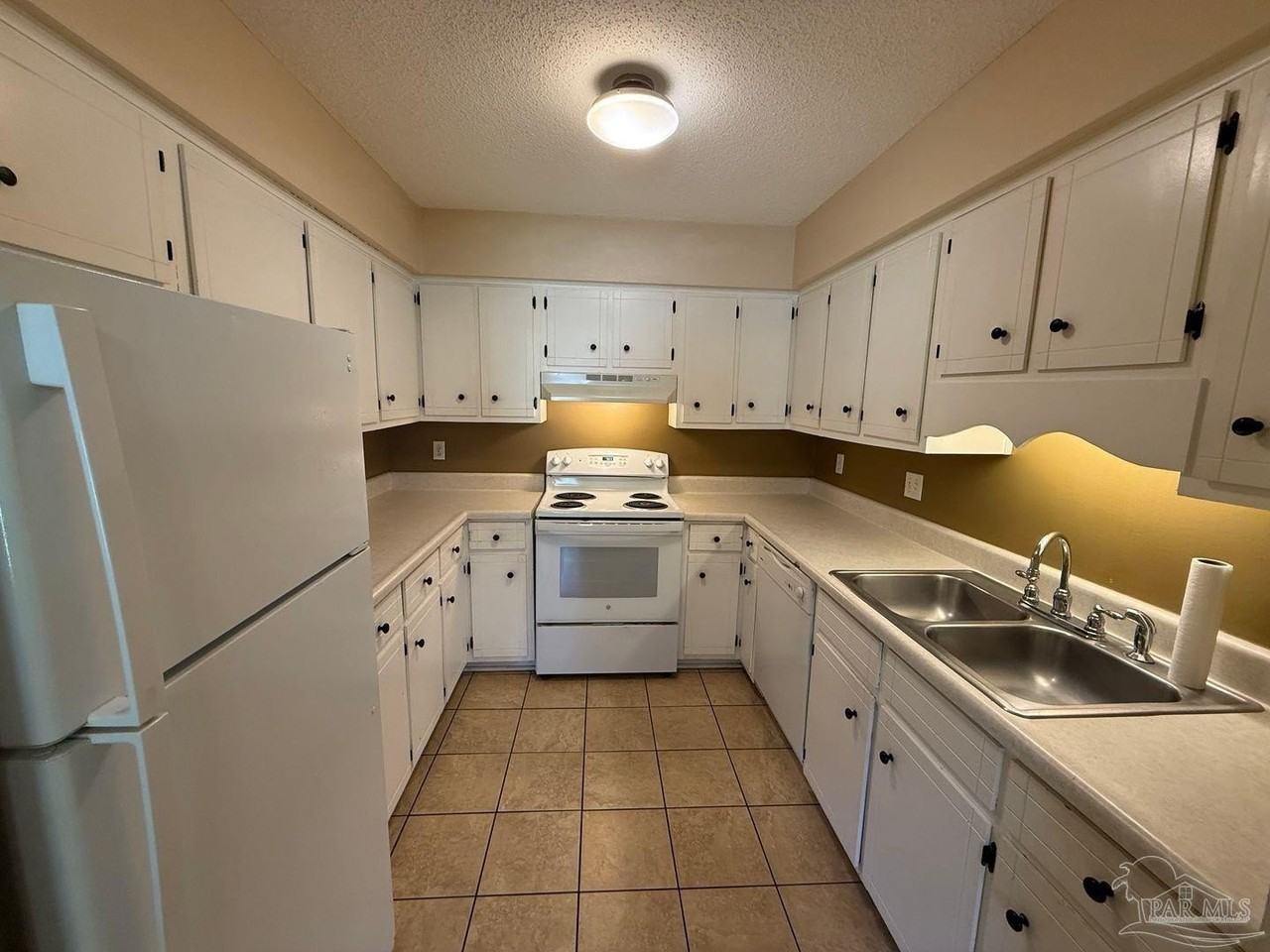 9221 Beatrice Dr - Photo 6 of 15