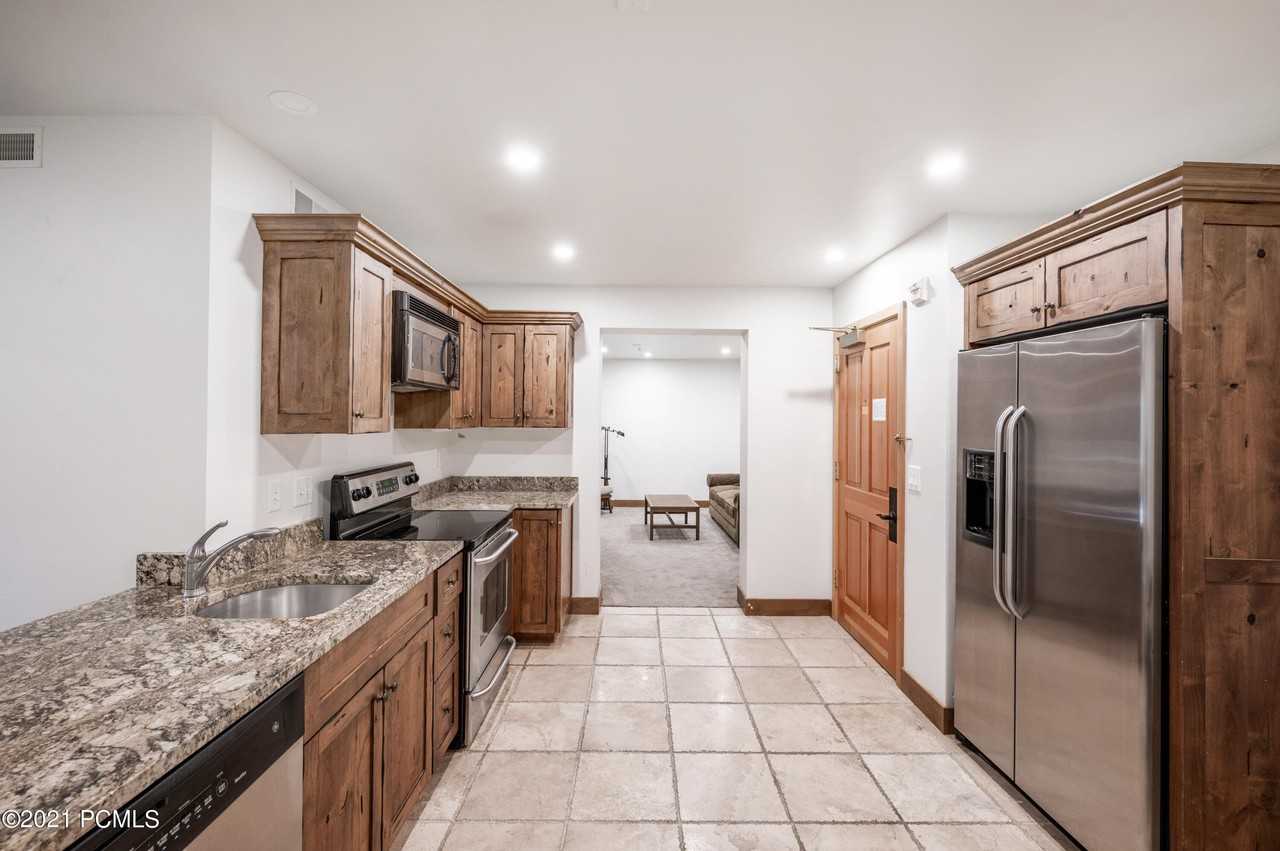 2260 Park Ave #9 - Photo 3 of 14