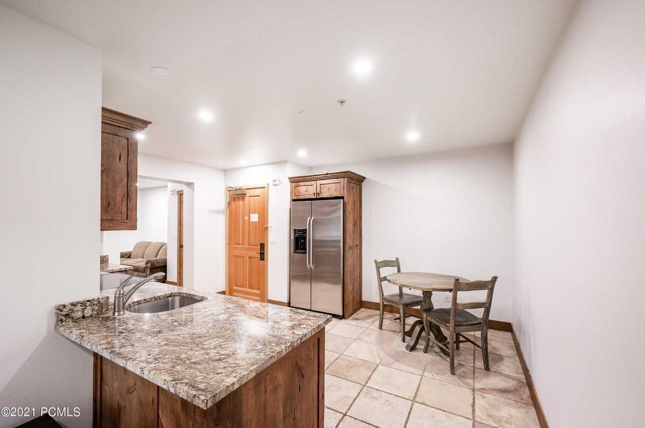 2260 Park Ave #9 - Photo 4 of 14