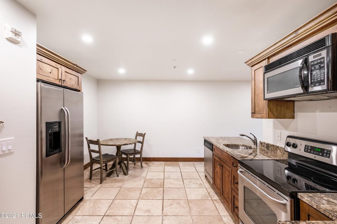 2260 Park Ave #9 - Photo 5 of 14