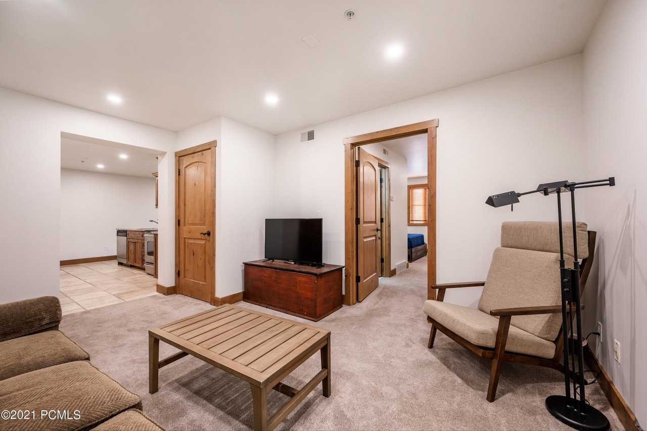 2260 Park Ave #9 - Photo 6 of 14