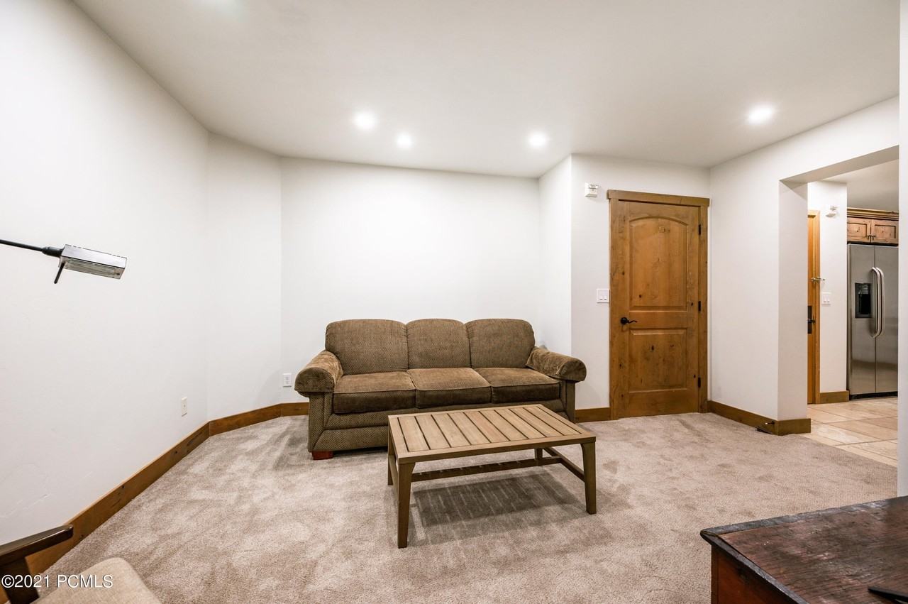 2260 Park Ave #9 - Photo 7 of 14