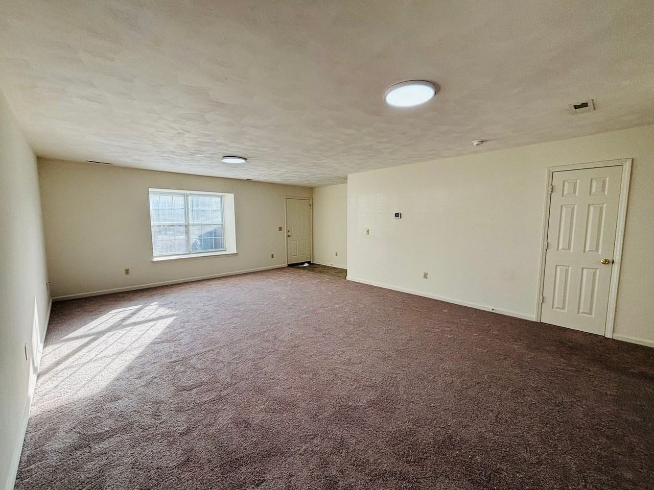 1412 Christine Ct - Photo 4 of 19