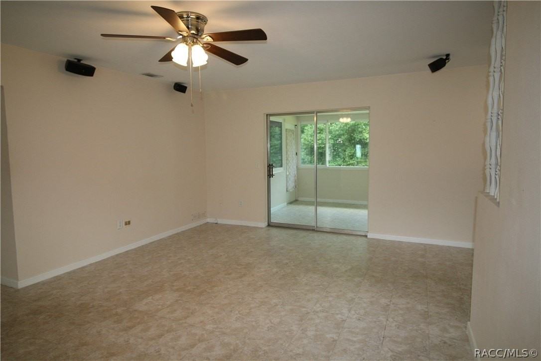 1621 Teasdale St - Photo 3 of 25