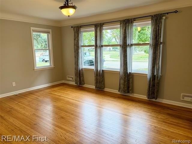 1815 Mcdonald Ave - Photo 2 of 21