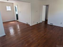 featured image of 5575 Buckingham Ave