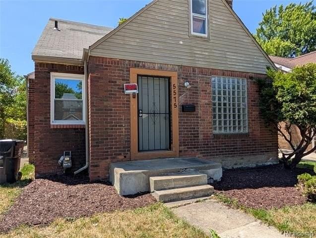 5575 Buckingham Ave - Photo 2 of 15