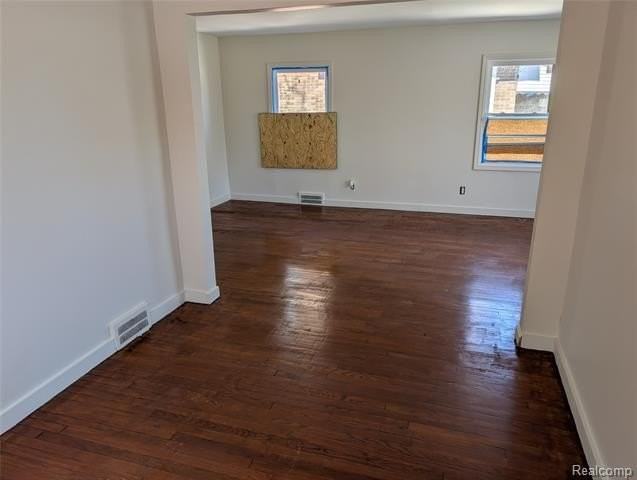 5575 Buckingham Ave - Photo 5 of 15