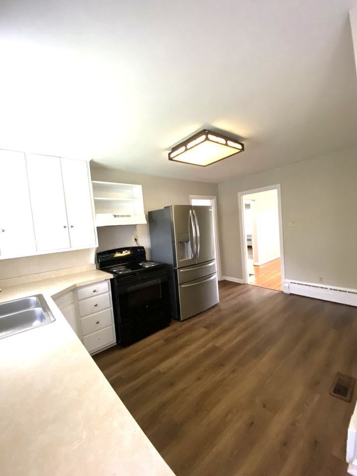 401 Springhill Dr - Photo 7 of 26