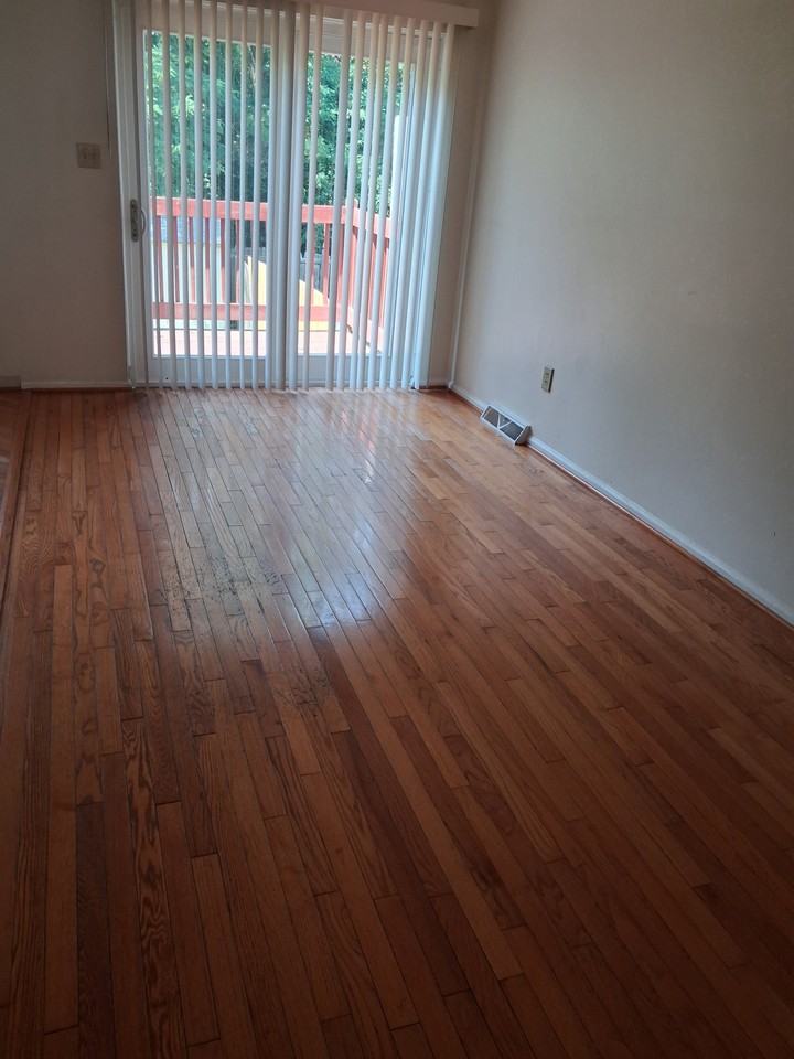 136 Wimbledon Ct #1 - Photo 3 of 12