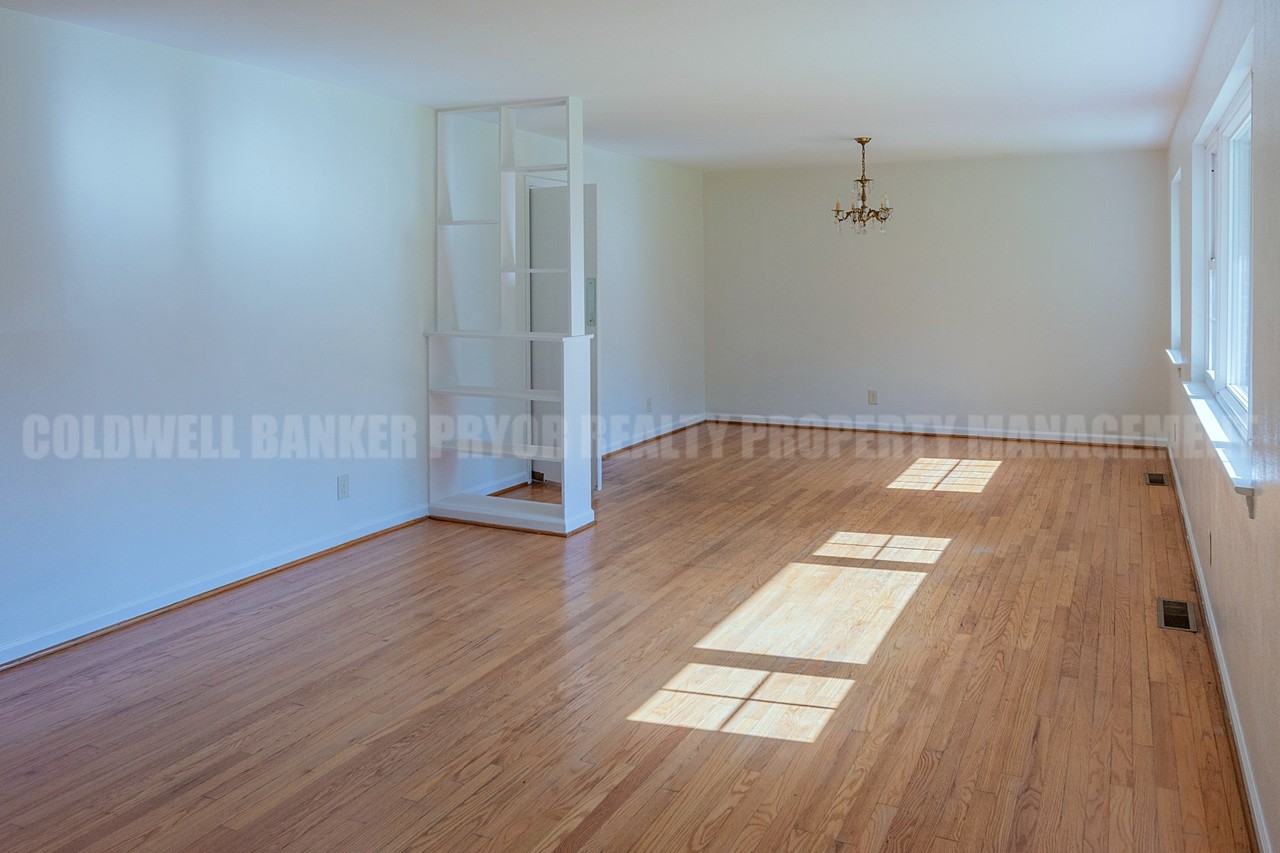 1225 Panorama Dr #1 - Photo 4 of 32