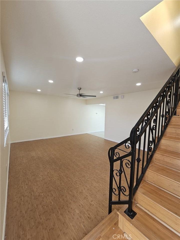 8039 Puritan St - Photo 4 of 17