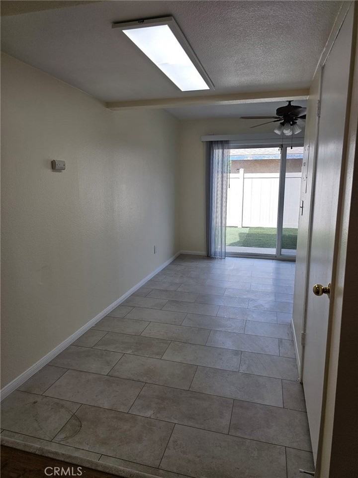8039 Puritan St - Photo 7 of 17