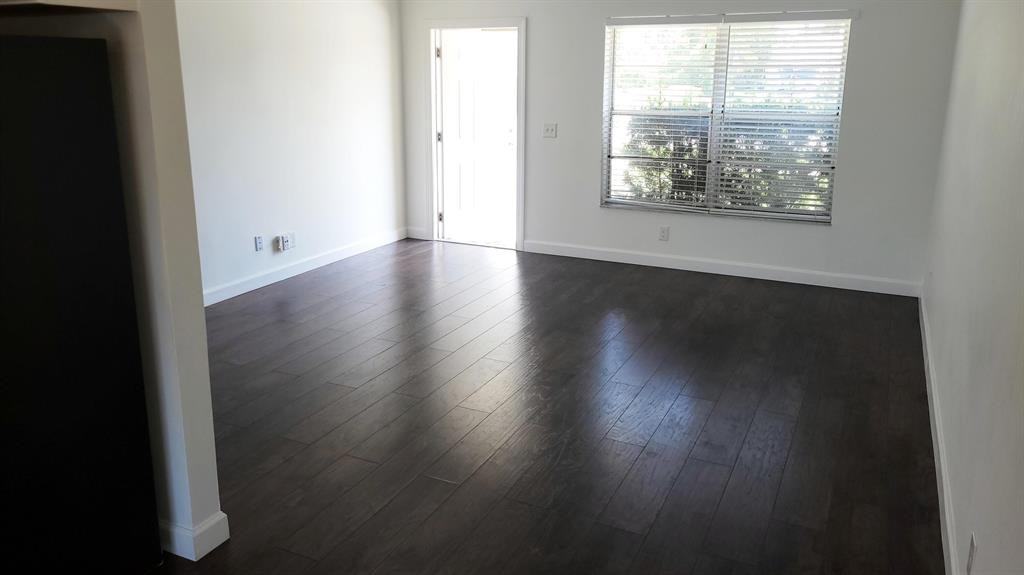 135 Village Cir - Photo 6 of 26