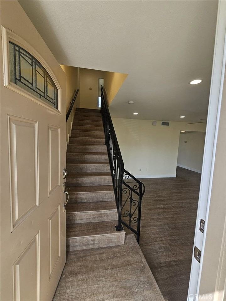 8041 Puritan St - Photo 3 of 18