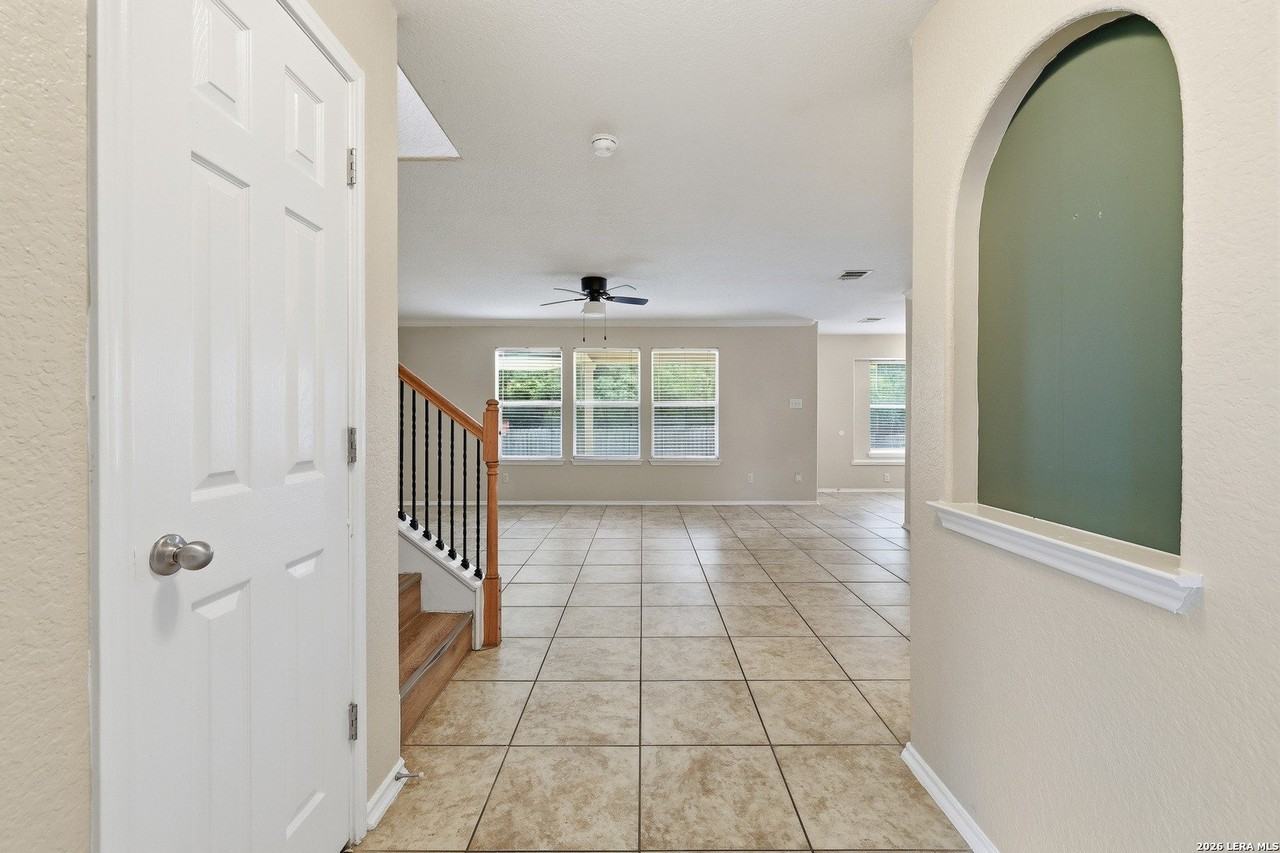 10202 Roseangel Ln - Photo 4 of 28