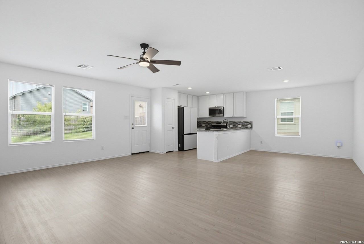 14042 Wool Park - Photo 3 of 29