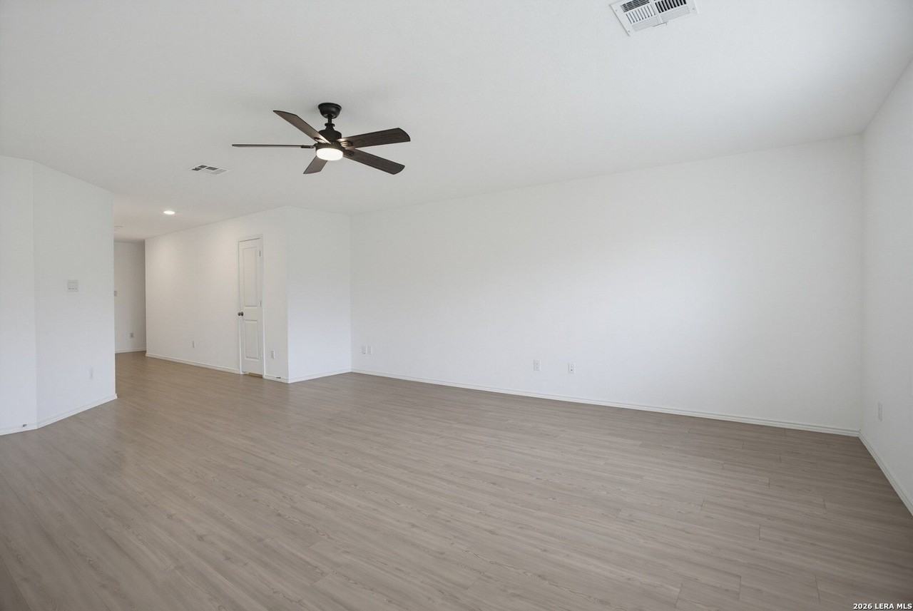 14042 Wool Park - Photo 5 of 29