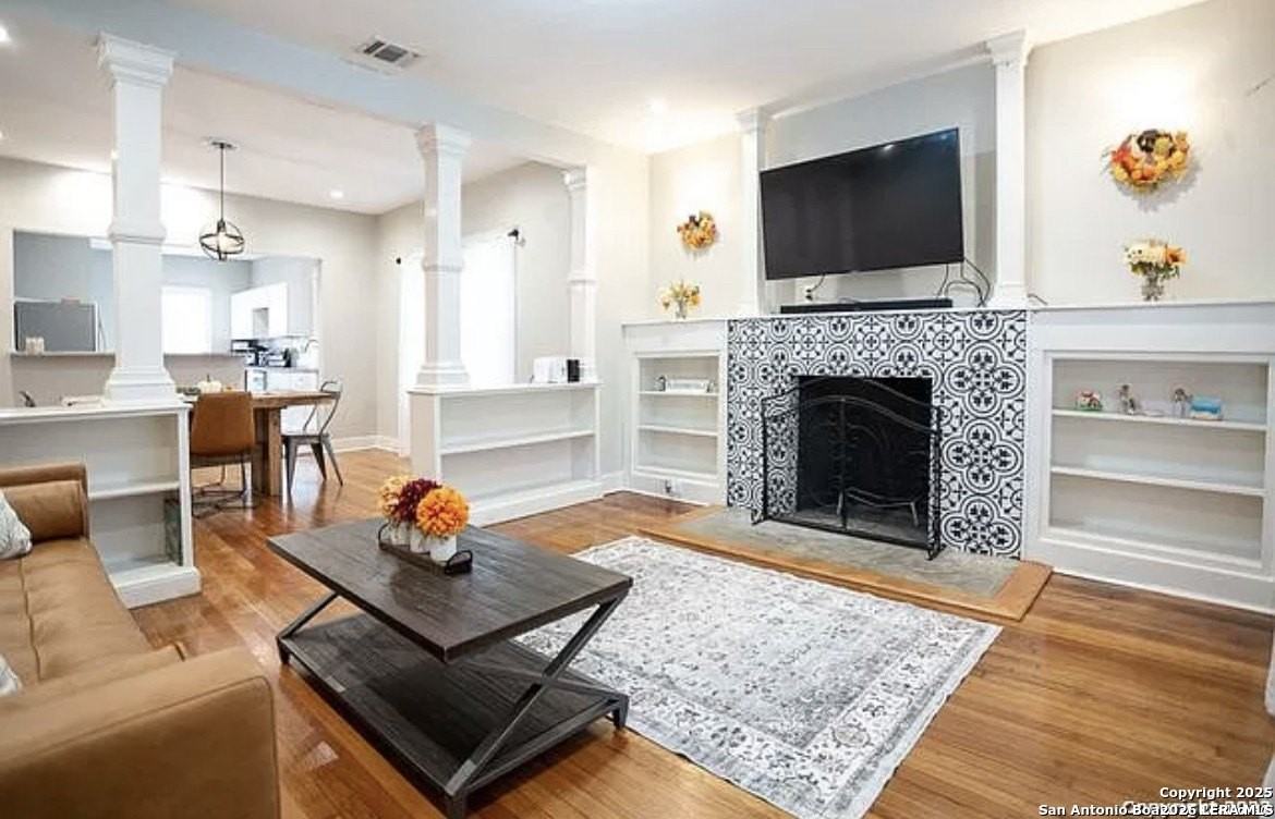 638 Avant Ave - Photo 3 of 15
