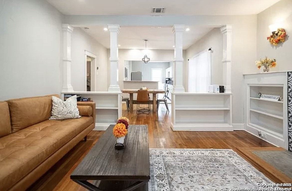 638 Avant Ave - Photo 4 of 15