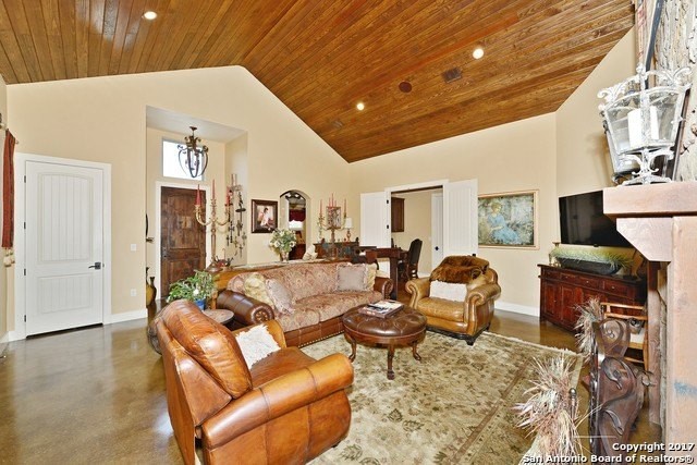 1223 Gruene Valley Cir - Photo 3 of 25