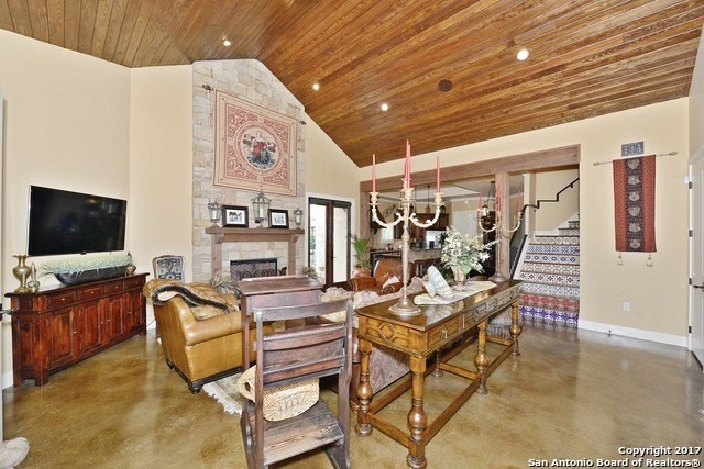1223 Gruene Valley Cir - Photo 4 of 25