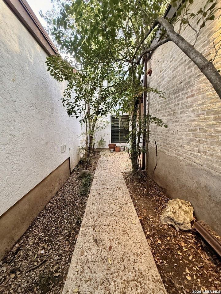 11624 Caprock St - Photo 3 of 21
