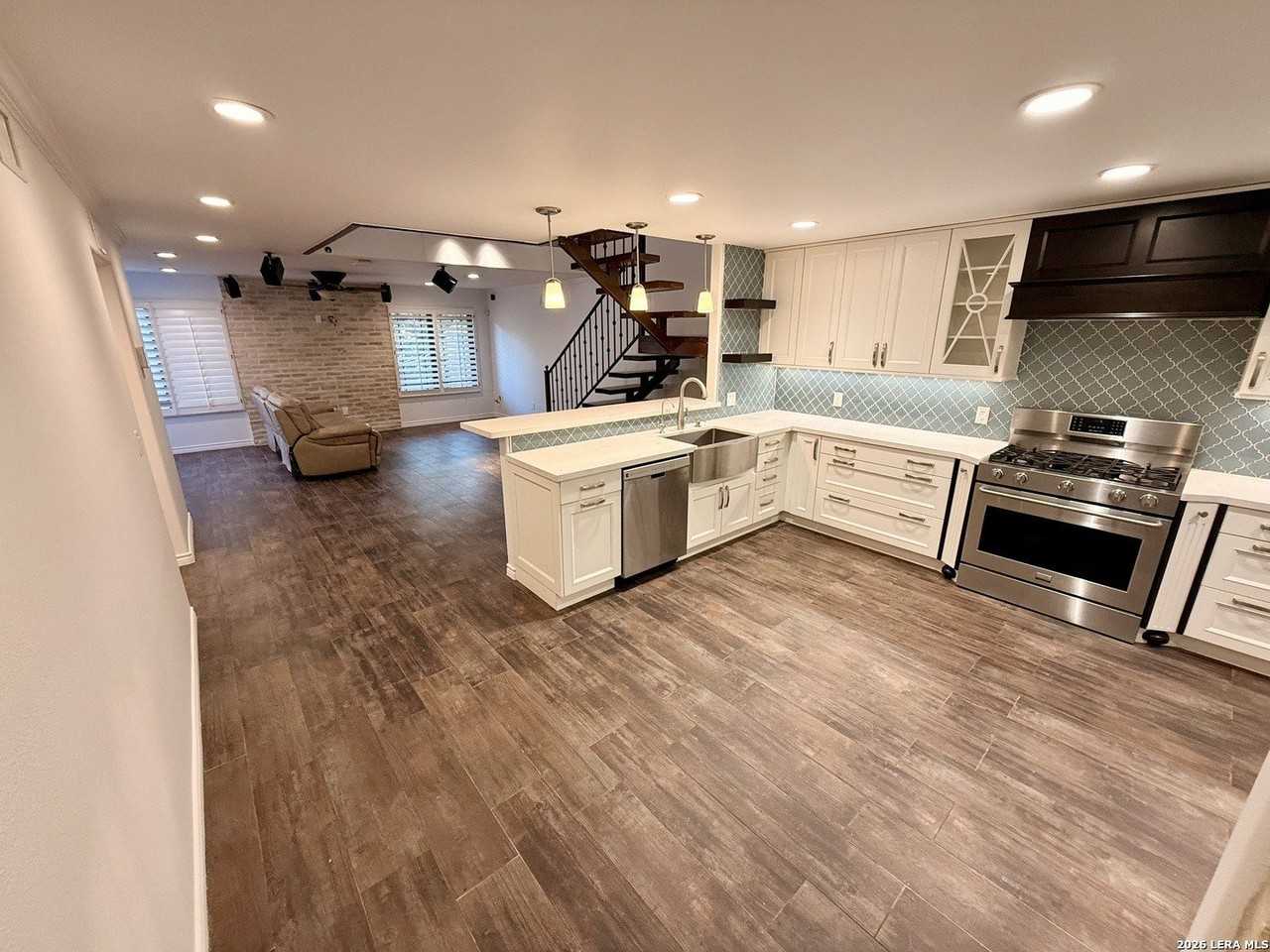 11624 Caprock St - Photo 4 of 21