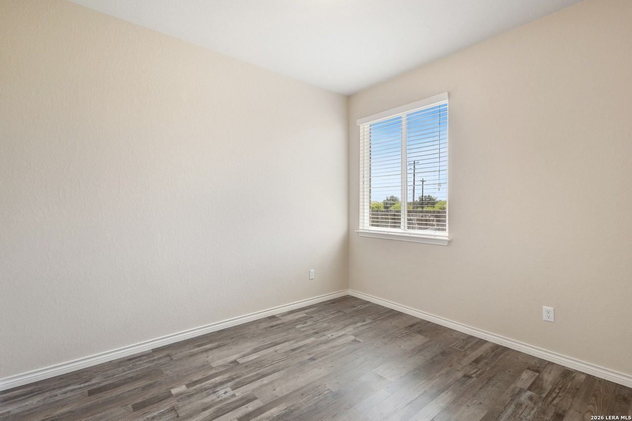 2185 Keystone Dr - Photo 4 of 22