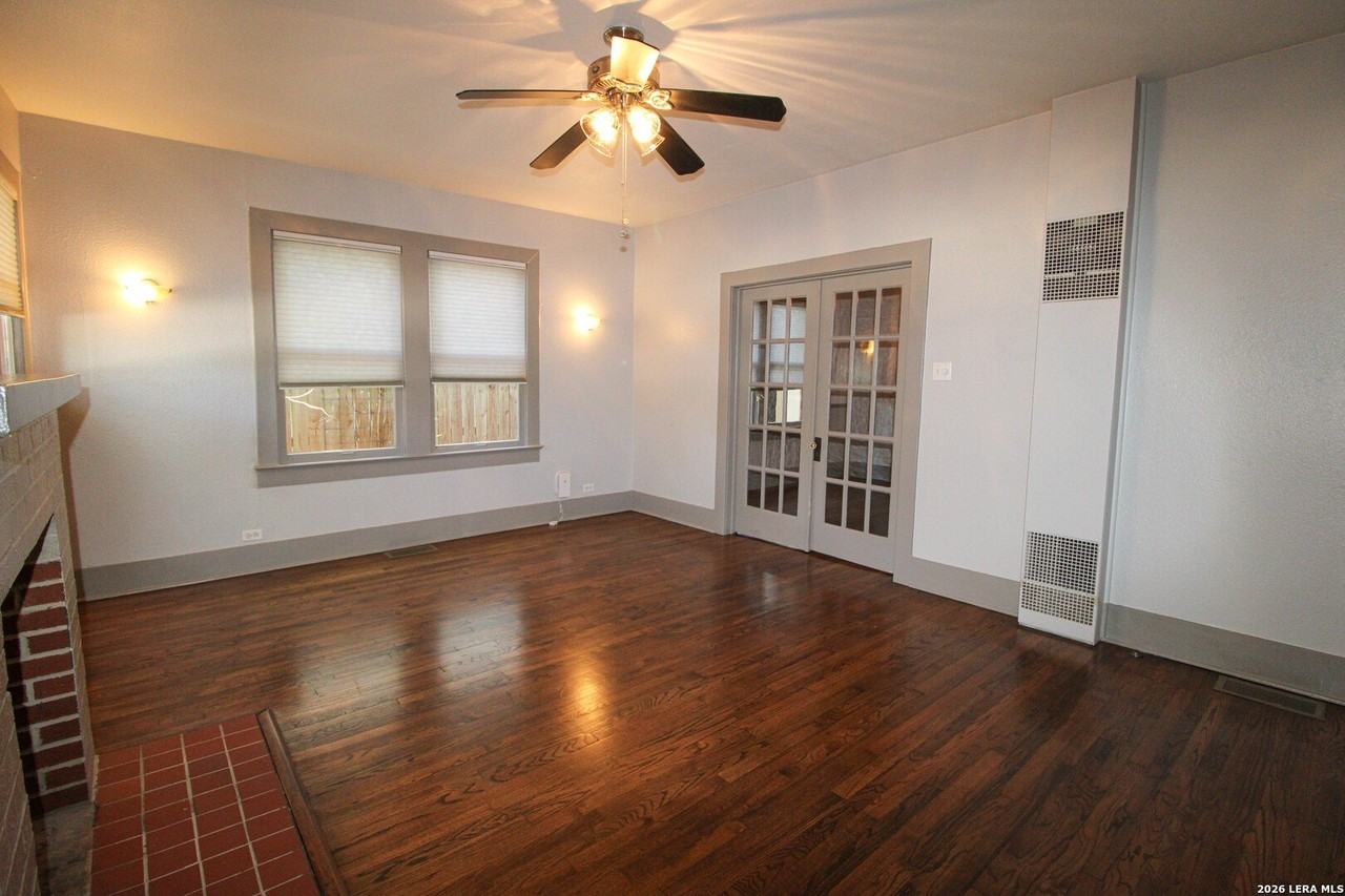 436 W Rosewood Ave - Photo 3 of 42
