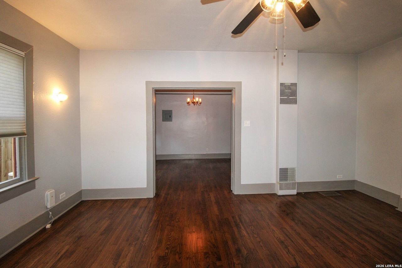 436 W Rosewood Ave - Photo 7 of 42