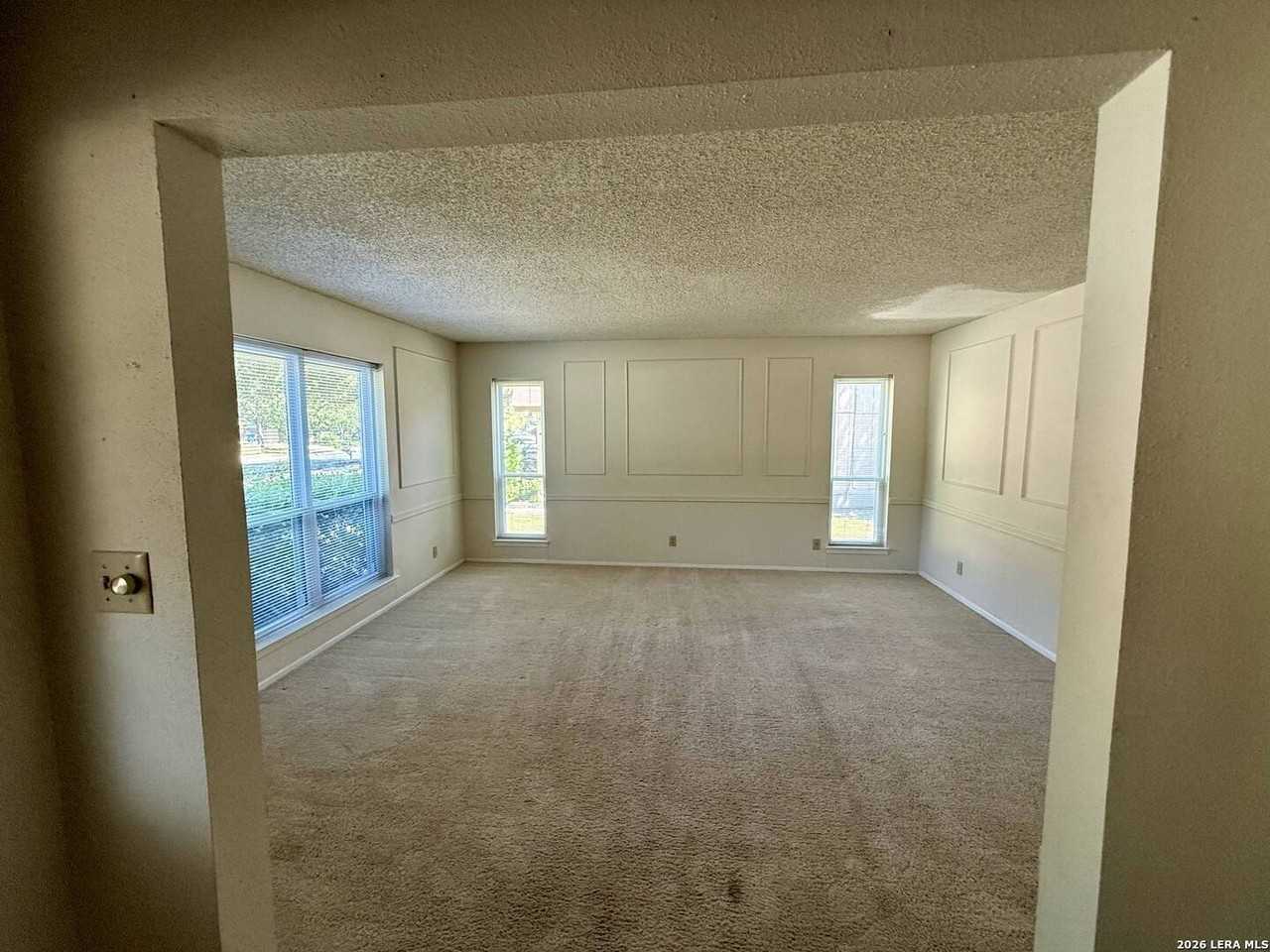 6022 Royal Pt - Photo 4 of 31