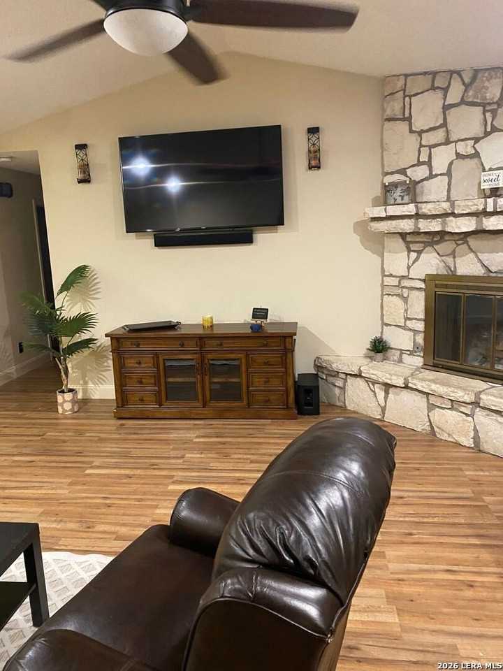 5614 Champions Hill Dr - Photo 2 of 5