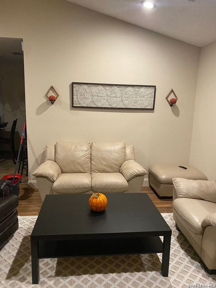 5614 Champions Hill Dr - Photo 3 of 5